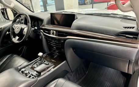 Lexus LX III, 2018 год, 6 990 000 рублей, 6 фотография