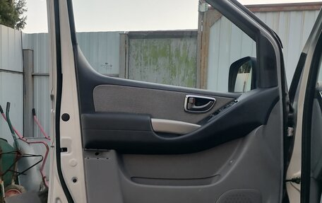 Hyundai Grand Starex Grand Starex I рестайлинг 2, 2008 год, 1 349 000 рублей, 15 фотография