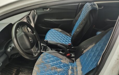 Hyundai Solaris II рестайлинг, 2017 год, 450 000 рублей, 5 фотография