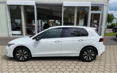 Volkswagen Golf VIII, 2025 год, 3 700 000 рублей, 6 фотография