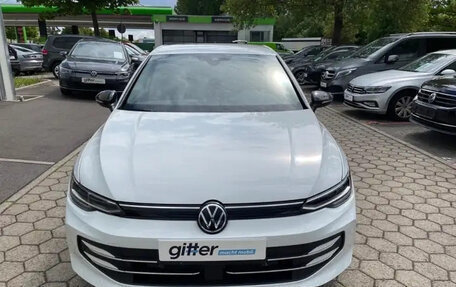 Volkswagen Golf VIII, 2025 год, 3 700 000 рублей, 3 фотография