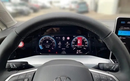 Volkswagen Golf VIII, 2025 год, 3 700 000 рублей, 11 фотография