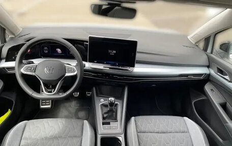 Volkswagen Golf VIII, 2025 год, 3 700 000 рублей, 14 фотография