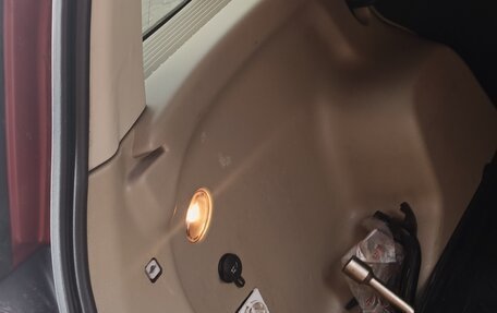 Land Rover Freelander II рестайлинг 2, 2008 год, 800 000 рублей, 27 фотография