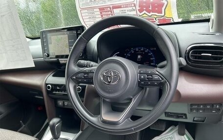 Toyota Yaris Cross, 2022 год, 1 739 000 рублей, 11 фотография