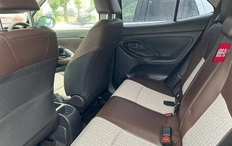 Toyota Yaris Cross, 2022 год, 1 739 000 рублей, 14 фотография