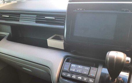 Honda Stepwgn IV, 2016 год, 2 550 000 рублей, 4 фотография