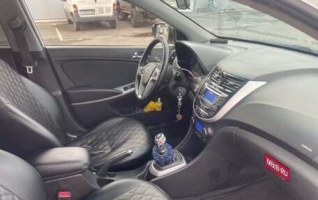 Hyundai Solaris II рестайлинг, 2013 год, 700 000 рублей, 15 фотография