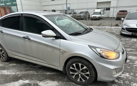 Hyundai Solaris II рестайлинг, 2013 год, 790 000 рублей, 1 фотография
