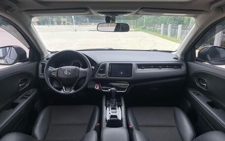 Honda Vezel, 2022 год, 1 090 500 рублей, 6 фотография