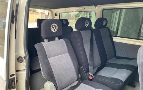 Volkswagen Transporter T5 рестайлинг, 2005 год, 1 000 000 рублей, 4 фотография