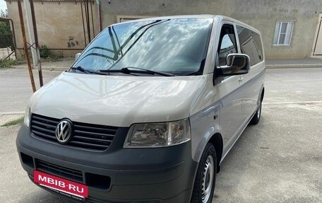 Volkswagen Transporter T5 рестайлинг, 2005 год, 1 000 000 рублей, 8 фотография