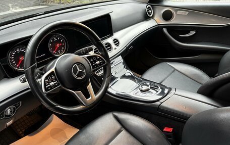 Mercedes-Benz E-Класс, 2019 год, 1 950 000 рублей, 5 фотография