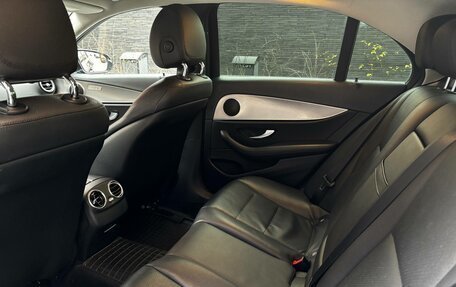 Mercedes-Benz E-Класс, 2019 год, 1 950 000 рублей, 11 фотография