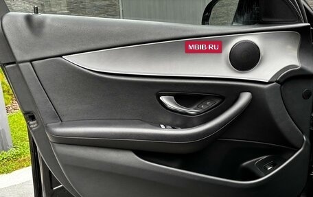 Mercedes-Benz E-Класс, 2019 год, 1 950 000 рублей, 10 фотография