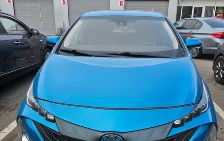 Toyota Prius IV XW50, 2019 год, 1 900 000 рублей, 5 фотография