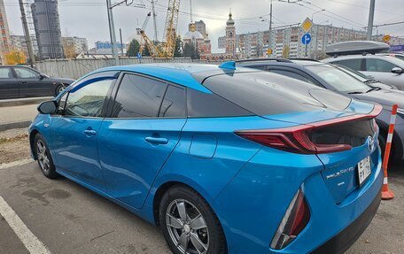 Toyota Prius IV XW50, 2019 год, 1 900 000 рублей, 16 фотография