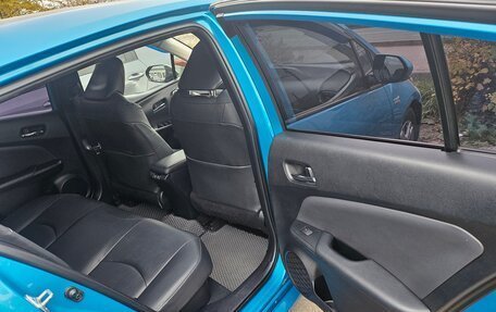 Toyota Prius IV XW50, 2019 год, 1 900 000 рублей, 13 фотография