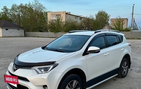Toyota RAV4, 2016 год, 1 900 000 рублей, 2 фотография