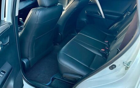 Toyota RAV4, 2016 год, 1 900 000 рублей, 17 фотография