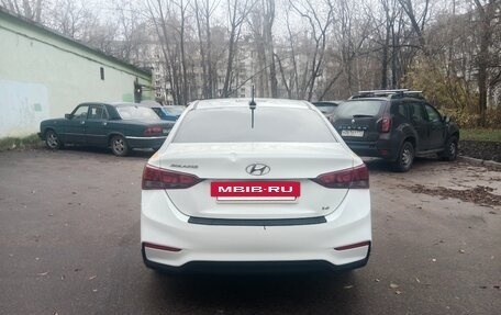 Hyundai Solaris II рестайлинг, 2017 год, 900 000 рублей, 2 фотография