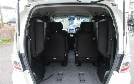 Honda Freed I, 2011 год, 705 000 рублей, 8 фотография