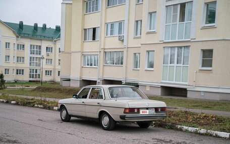 Mercedes-Benz W123, 1983 год, 1 500 000 рублей, 4 фотография