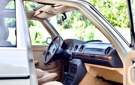 Mercedes-Benz W123, 1983 год, 1 500 000 рублей, 16 фотография