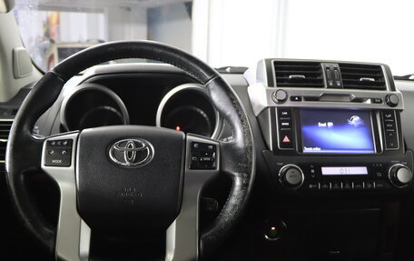 Toyota Land Cruiser Prado 150 рестайлинг 2, 2017 год, 3 849 990 рублей, 10 фотография