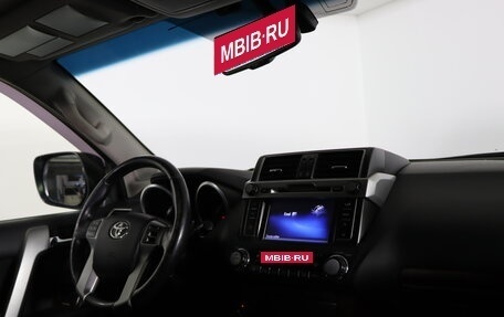 Toyota Land Cruiser Prado 150 рестайлинг 2, 2017 год, 3 849 990 рублей, 12 фотография