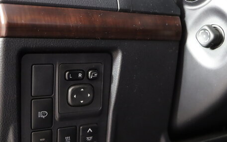 Toyota Land Cruiser Prado 150 рестайлинг 2, 2017 год, 3 849 990 рублей, 17 фотография