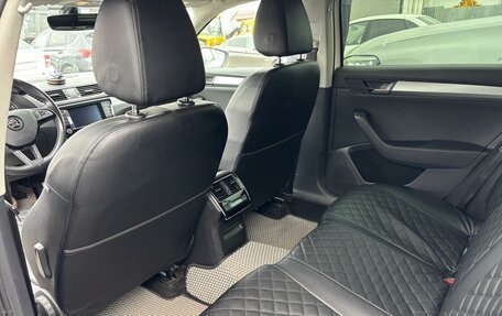 Skoda Superb III рестайлинг, 2019 год, 1 700 000 рублей, 11 фотография