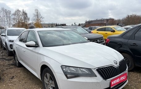 Skoda Superb III рестайлинг, 2019 год, 1 700 000 рублей, 1 фотография