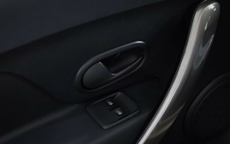 Renault Logan II, 2020 год, 799 000 рублей, 12 фотография