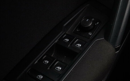 Volkswagen Tiguan II, 2021 год, 3 250 000 рублей, 19 фотография