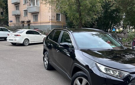 Toyota RAV4, 2021 год, 3 400 000 рублей, 4 фотография