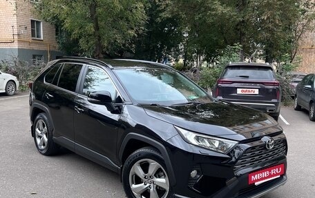 Toyota RAV4, 2021 год, 3 400 000 рублей, 3 фотография