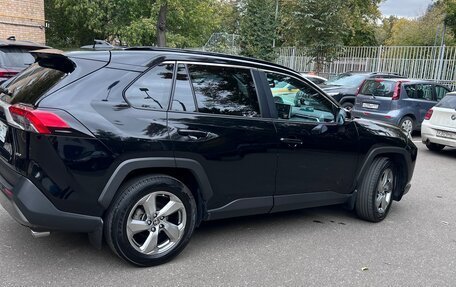 Toyota RAV4, 2021 год, 3 400 000 рублей, 6 фотография