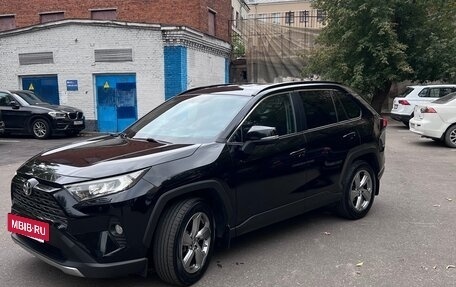 Toyota RAV4, 2021 год, 3 400 000 рублей, 5 фотография