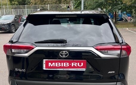 Toyota RAV4, 2021 год, 3 400 000 рублей, 8 фотография