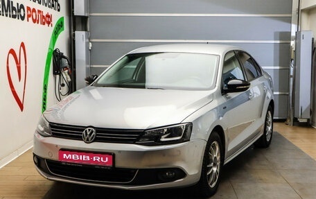 Volkswagen Jetta VI, 2013 год, 1 049 000 рублей, 1 фотография
