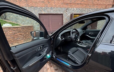 BMW 3 серия, 2021 год, 3 990 000 рублей, 9 фотография