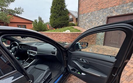 BMW 3 серия, 2021 год, 3 990 000 рублей, 12 фотография