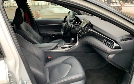 Toyota Camry, 2022 год, 4 500 000 рублей, 20 фотография