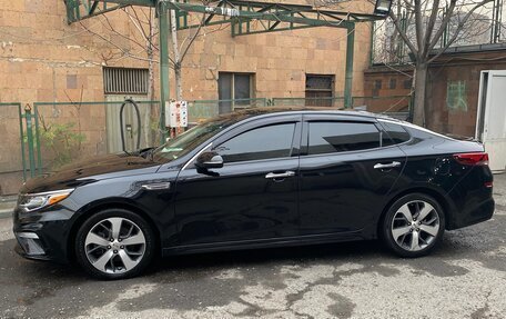 KIA Optima IV, 2018 год, 1 200 000 рублей, 4 фотография