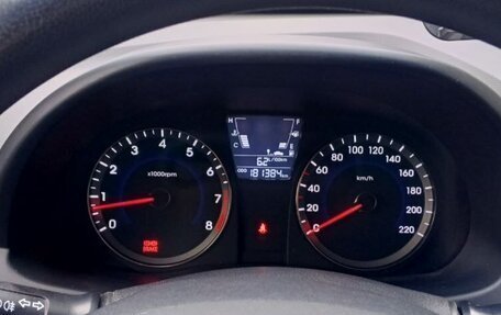 Hyundai Solaris II рестайлинг, 2011 год, 610 000 рублей, 7 фотография