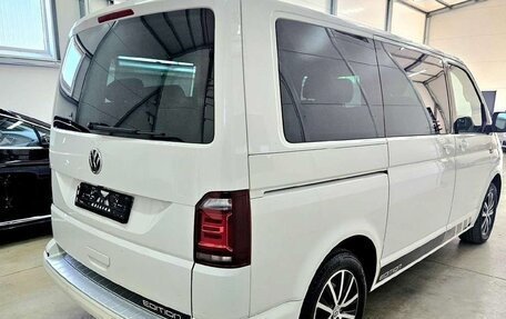 Volkswagen Multivan T6 рестайлинг, 2019 год, 3 010 000 рублей, 5 фотография