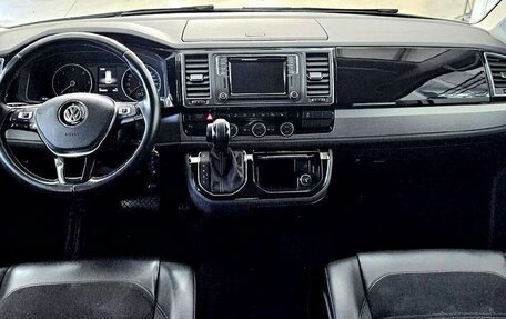 Volkswagen Multivan T6 рестайлинг, 2019 год, 3 010 000 рублей, 9 фотография