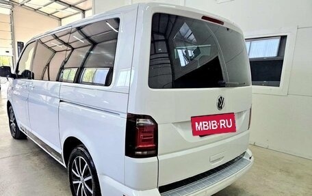 Volkswagen Multivan T6 рестайлинг, 2019 год, 3 010 000 рублей, 7 фотография