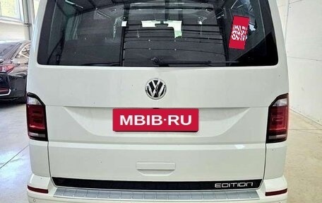 Volkswagen Multivan T6 рестайлинг, 2019 год, 3 010 000 рублей, 6 фотография